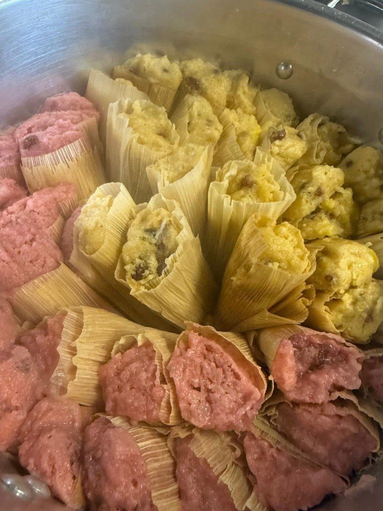 Tamales rojos de carne